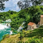 Ante Apartment