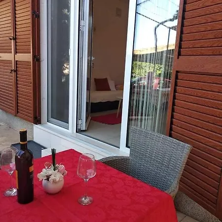 Apartment Ante